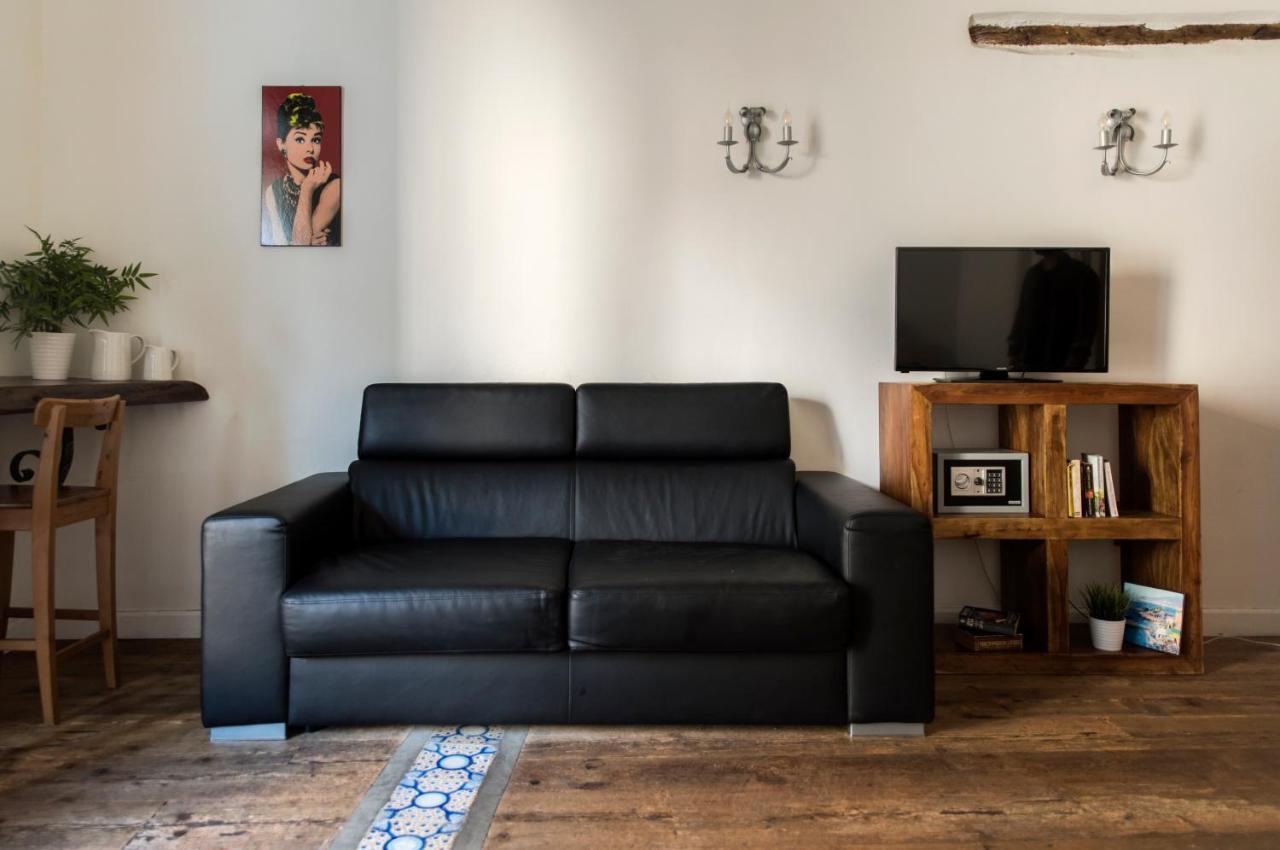 Agora Apartments - Armida Сорренто Екстер'єр фото